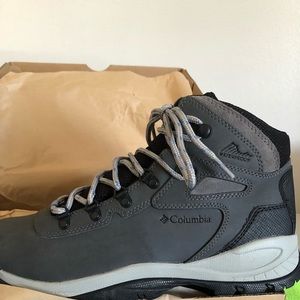 Newton ridge Columbia boots new in box